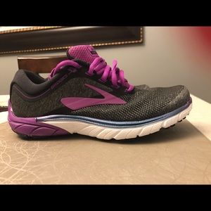 Brooks Pure Cadence- only worn indoors twice